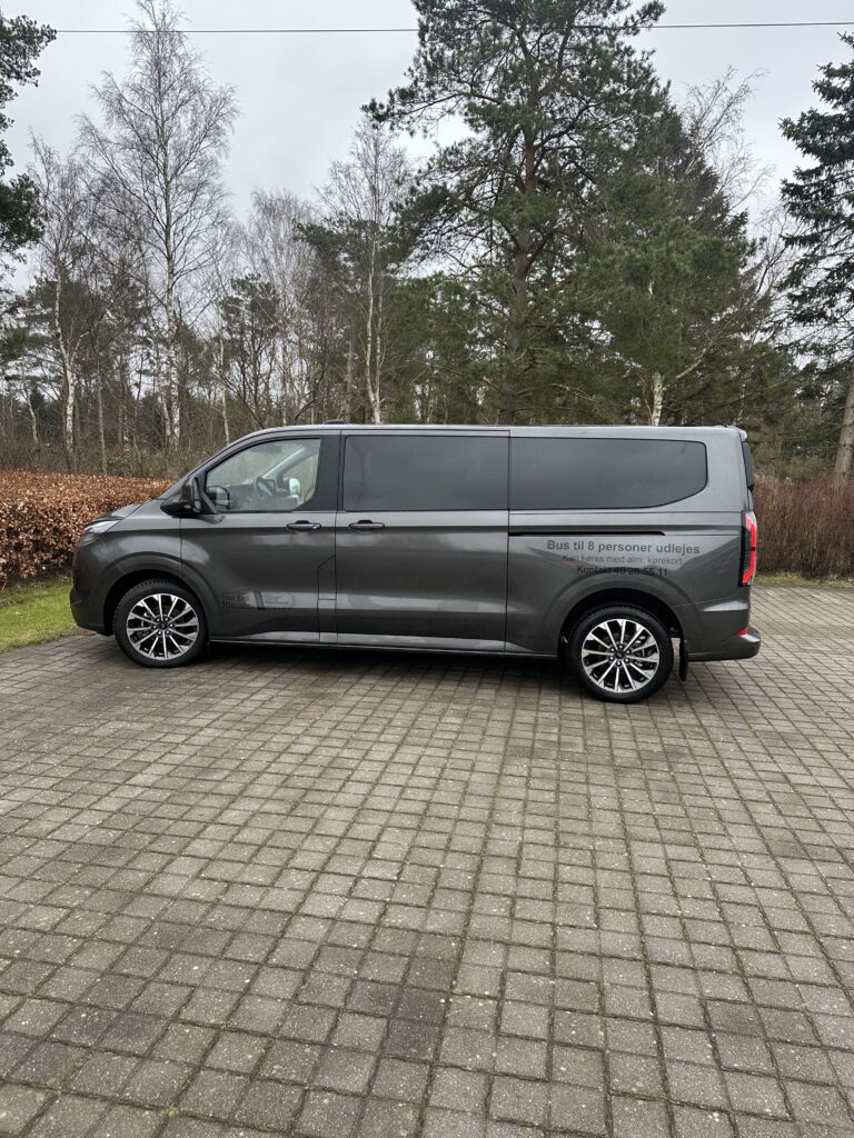 8-personers minibus til udlejning